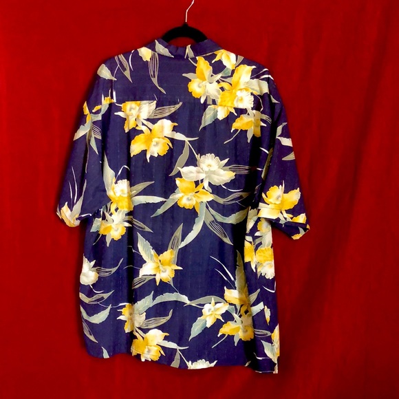 #111 🌴Tommy Bahama Hawaiian Short Sleeve Shirt 🌴 - Picture 6 of 17